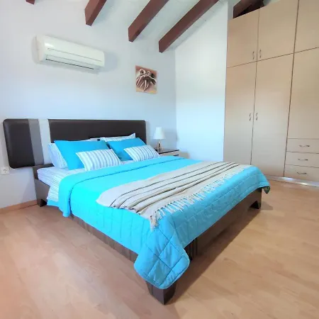 With Swimming Pool Near The Beach Вилла *