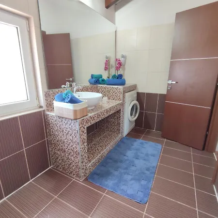 Βίλα With Swimming Pool Near The Beach Κολύμπια